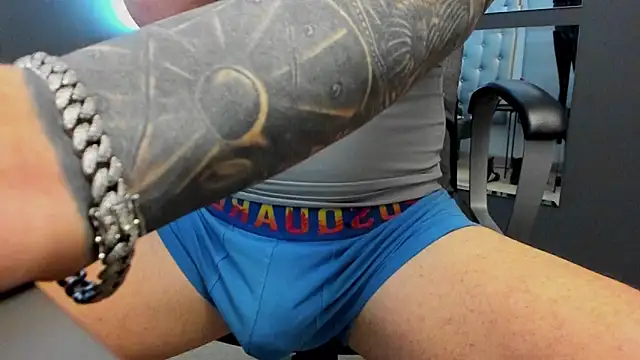 AronGrant online show from December 20, 2025, 10:33 am