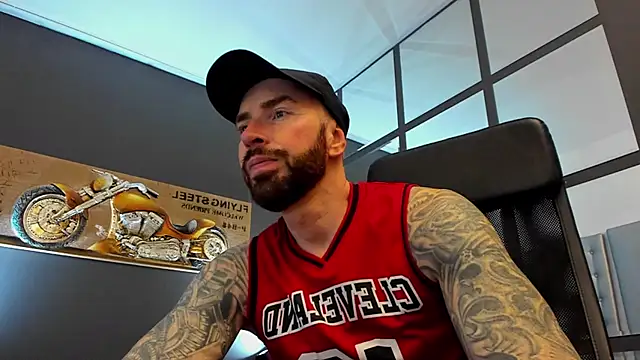 Snapshot of AronGrant chatting on February 14, 2026, 9:39 am AronGrant online show from February 14, 2026, 9:39 am