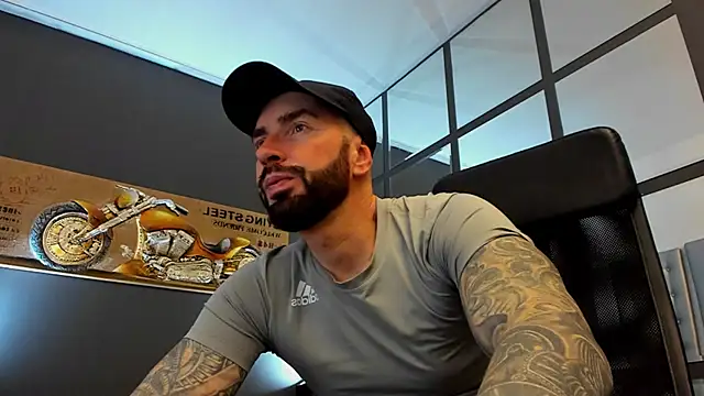 Snapshot of AronGrant chatting on February 27, 2026, 10:48 am AronGrant online show from February 27, 2026, 10:48 am