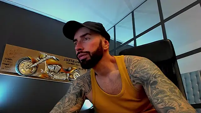 Snapshot of AronGrant chatting on March 4, 2026, 10:10 am AronGrant online show from March 4, 2026, 10:10 am