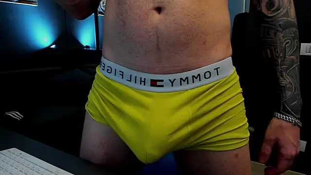 Snapshot of AronGrant chatting on March 10, 2026, 9:58 am AronGrant online show from March 10, 2026, 9:58 am