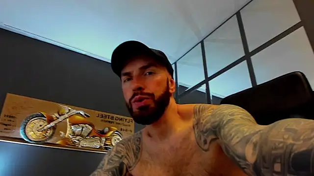 Snapshot of AronGrant chatting on March 25, 2026, 10:43 am AronGrant online show from March 25, 2026, 10:43 am