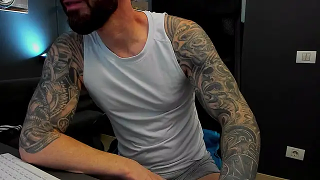 Snapshot of AronGrant chatting on March 26, 2026, 10:10 am AronGrant online show from March 26, 2026, 10:10 am