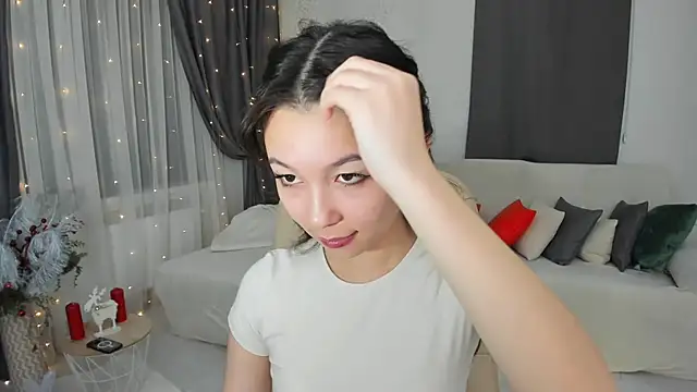 AgnieszkaBanana online show from December 10, 2024, 5:07 am