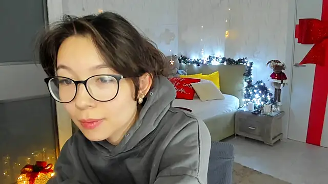 AgnieszkaBanana online show from December 25, 2024, 4:12 am