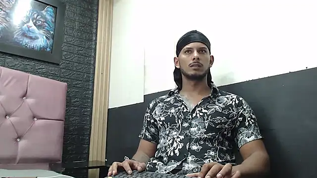 Chris Dick23 online show from October 17, 2025, 4:37 am