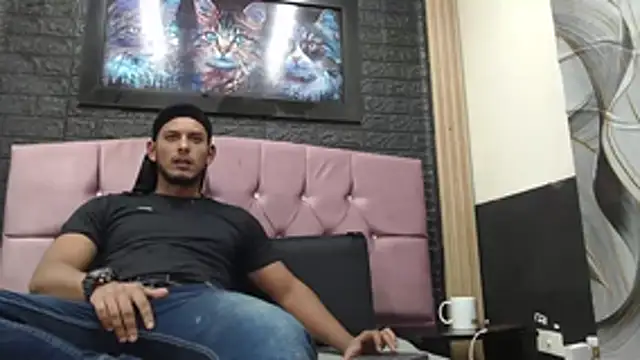 Chris Dick23 online show from November 11, 2025, 4:01 am