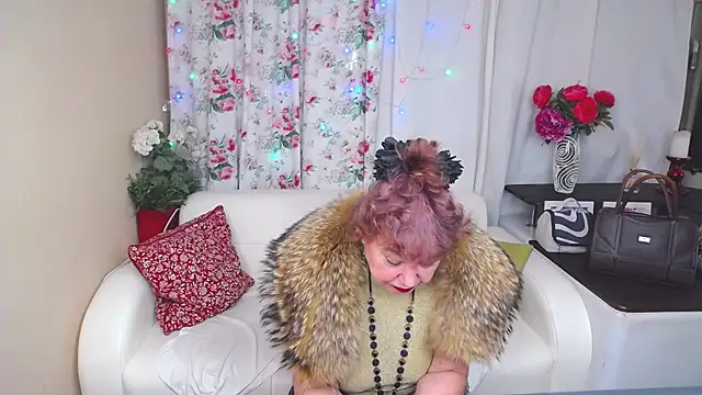 YourHotGranny online show from December 24, 2024, 11:28 am