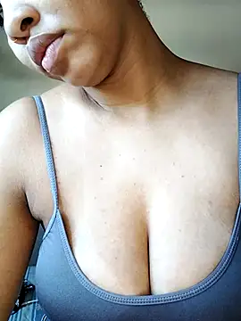 Su Duarte 1 online show from March 5, 2025, 5:50 pm