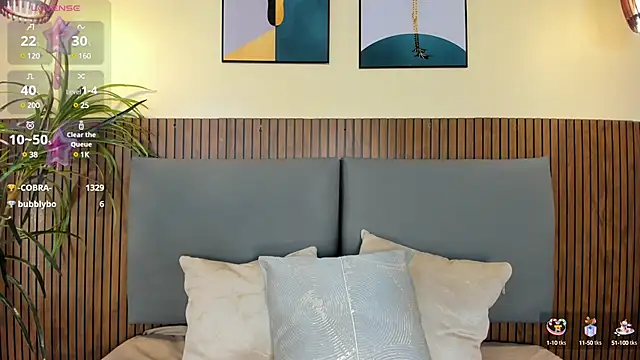 NicolleeEvanss online show from March 12, 2025, 3:29 pm