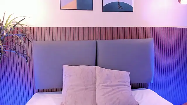 NicolleeEvanss online show from November 20, 2025, 12:05 pm