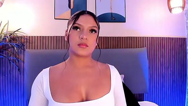 NicolleeEvanss online show from December 18, 2025, 12:11 pm