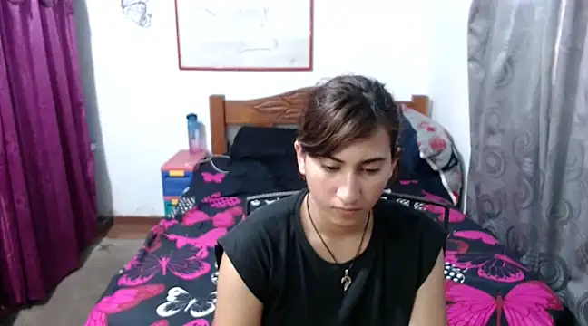 LadyMilk003 online show from December 4, 2024, 4:49 pm