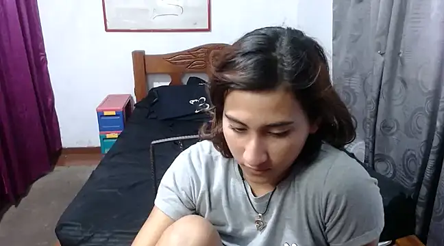 LadyMilk003 online show from February 5, 2025, 6:37 pm