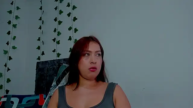 Snapshot of Miaa_Garcia chatting on October 15, 2025, 9:26 pm Miaa Garcia online show from October 15, 2025, 9:26 pm