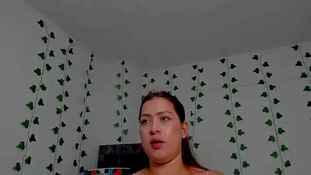 Snapshot of Miaa_Garcia chatting on October 22, 2025, 9:03 pm Miaa Garcia online show from October 22, 2025, 9:03 pm