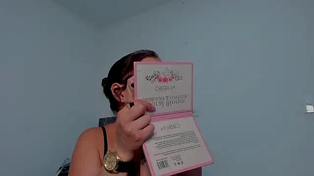 Snapshot of Miaa_Garcia chatting on October 23, 2025, 10:08 pm Miaa Garcia online show from October 23, 2025, 10:08 pm