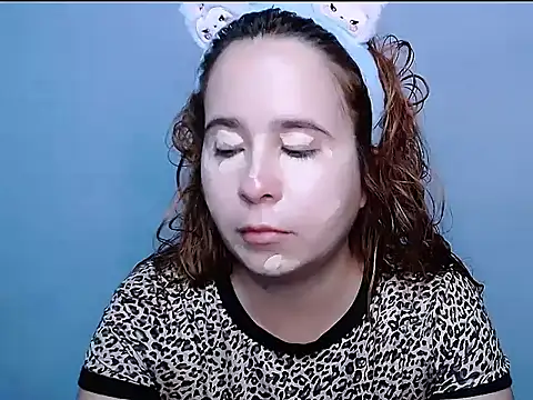 Snapshot of SubLayla01 chatting on September 22, 2025, 6:21 pm SubLayla01 online show from September 22, 2025, 6:21 pm