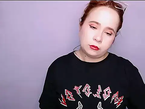 Snapshot of SubLayla01 chatting on October 22, 2025, 4:40 pm SubLayla01 online show from October 22, 2025, 4:40 pm