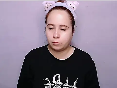 Snapshot of SubLayla01 chatting on October 24, 2025, 5:09 pm SubLayla01 online show from October 24, 2025, 5:09 pm