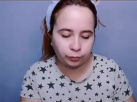 Snapshot of SubLayla01 chatting on October 28, 2025, 5:15 pm SubLayla01 online show from October 28, 2025, 5:15 pm