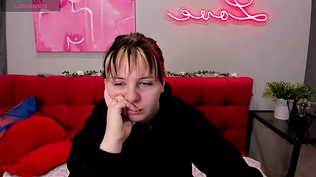 Sherry  cherry online show from September 18, 2025, 1:51 am