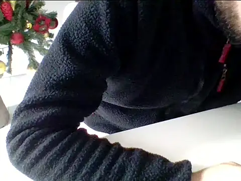 stepmarto3 online show from January 7, 2025, 1:14 pm