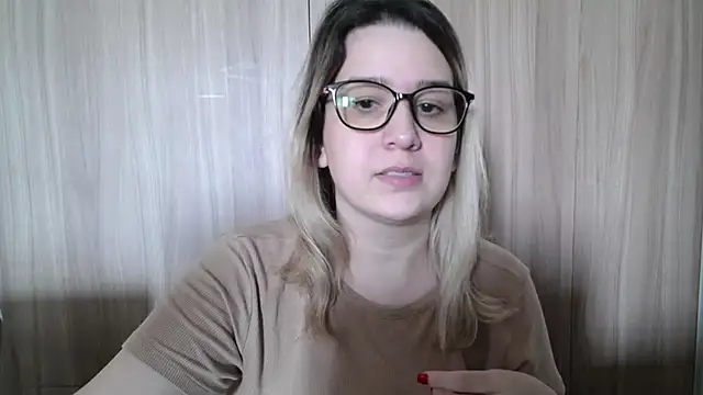 amooraaamoon online show from January 9, 2025, 6:26 pm
