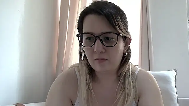 amooraaamoon online show from November 1, 2025, 5:59 pm