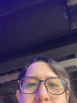 amooraaamoon online show from November 17, 2025, 1:06 pm