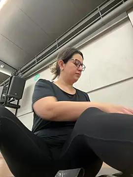 amooraaamoon online show from January 18, 2026, 1:59 pm