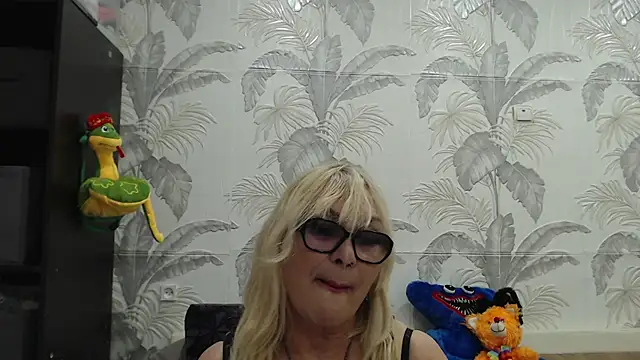 Snapshot of CamDiva113 chatting on March 20, 2025, 3:04 pm CamDiva113 online show from March 20, 2025, 3:04 pm