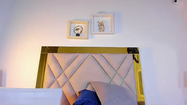 nicole grace0 online show from September 17, 2025, 12:07 pm