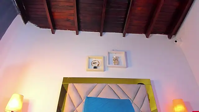 nicole grace0 online show from October 2, 2025, 12:12 pm