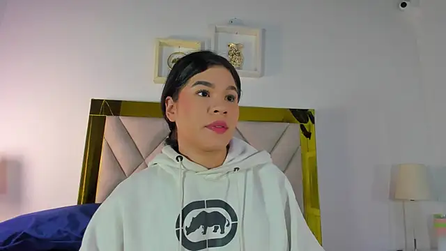 nicole grace0 online show from October 4, 2025, 12:03 pm