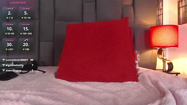 SELENA BIGBOOBS online show from December 6, 2024, 7:12 pm