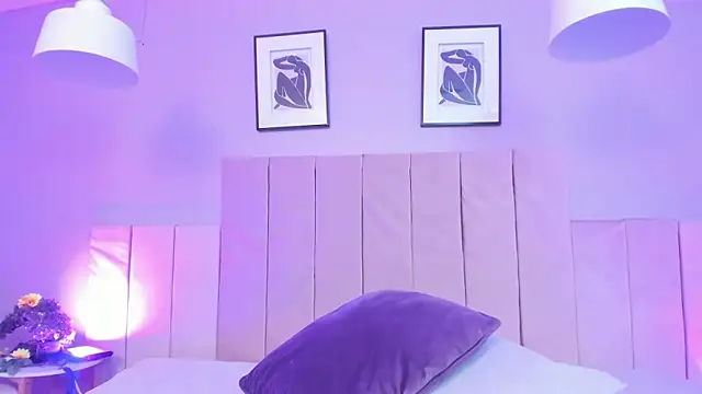 Snapshot of April_bowie chatting on February 13, 2025, 3:35 pm April bowie online show from February 13, 2025, 3:35 pm