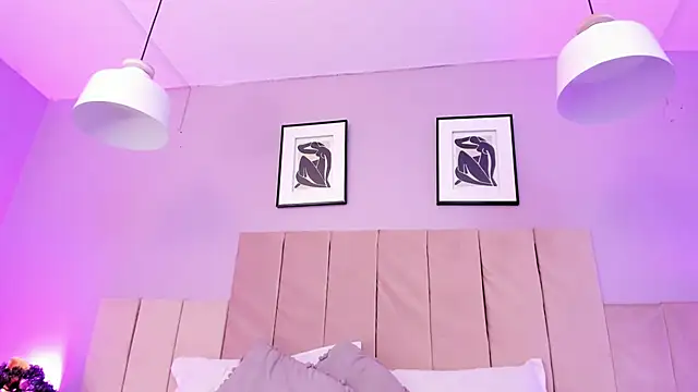 Snapshot of April_bowie chatting on March 1, 2025, 6:21 pm April bowie online show from March 1, 2025, 6:21 pm