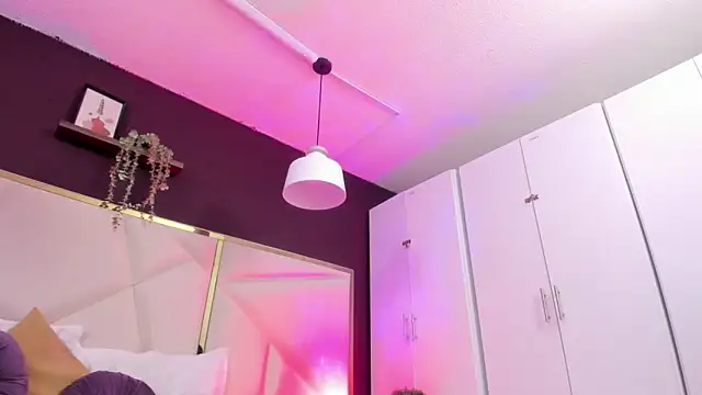 Snapshot of April_bowie chatting on September 24, 2025, 12:30 pm April bowie online show from September 24, 2025, 12:30 pm