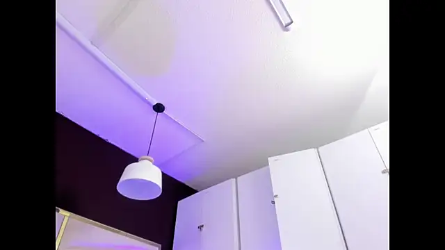 Snapshot of April_bowie chatting on October 24, 2025, 11:17 am April bowie online show from October 24, 2025, 11:17 am