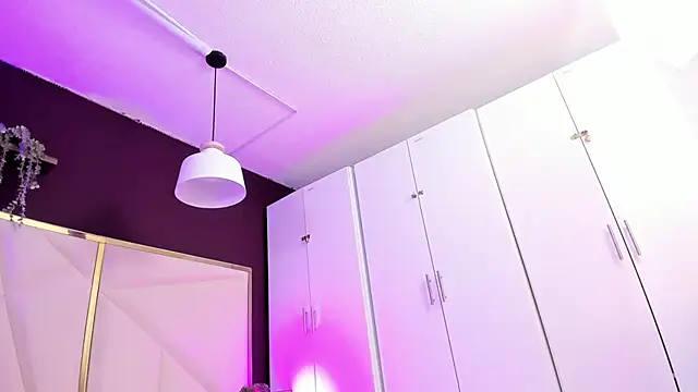 April bowie online show from December 2, 2025, 11:15 am