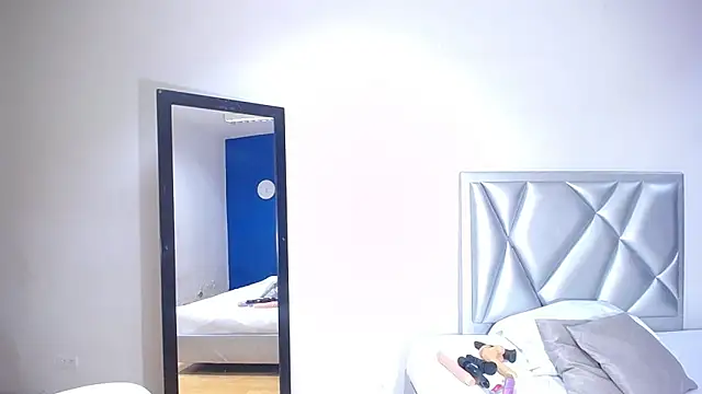 exotic karmella online show from January 14, 2025, 8:48 pm