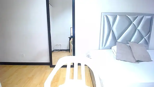 exotic karmella online show from February 21, 2025, 9:32 pm