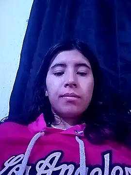 Snapshot of Yeimy_sweetf chatting on January 20, 2025, 12:25 am Yeimy sweetf online show from January 20, 2025, 12:25 am