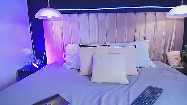 Ely Maldox online show from March 5, 2025, 12:00 pm