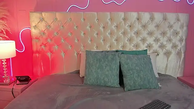 Ely Maldox online show from September 17, 2025, 12:18 pm