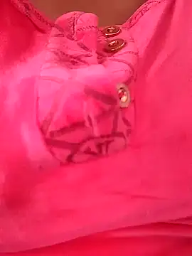 Snapshot of carmelasexy chatting on December 17, 2025, 12:44 pm carmelasexy online show from December 17, 2025, 12:44 pm