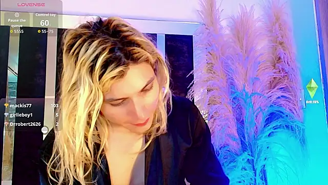 Snapshot of honey_skin chatting on February 14, 2026, 3:31 pm honey skin online show from February 14, 2026, 3:31 pm