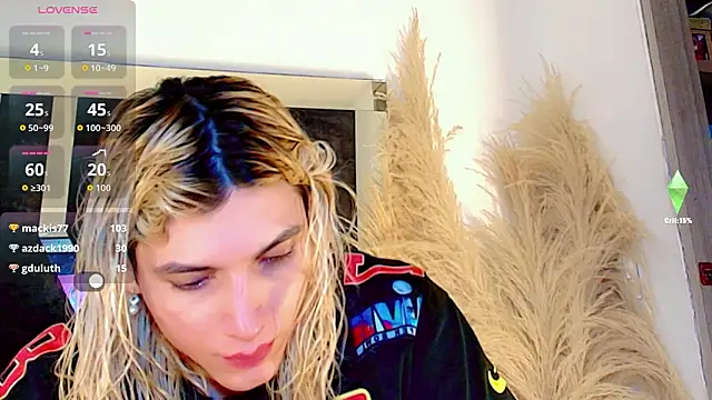 Snapshot of honey_skin chatting on February 15, 2026, 9:00 pm honey skin online show from February 15, 2026, 9:00 pm