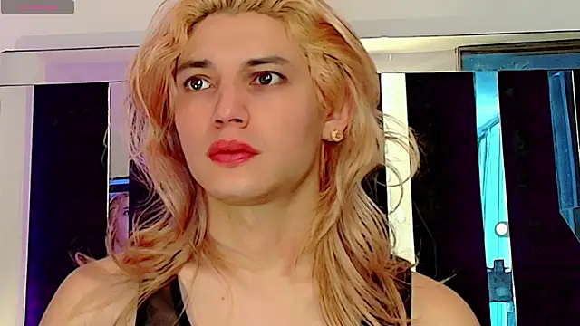 Snapshot of honey_skin chatting on March 16, 2026, 5:17 pm honey skin online show from March 16, 2026, 5:17 pm